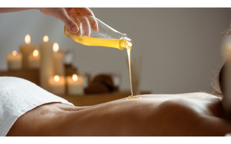 The Healing Power of Aromatherapy Massage: A Journey to Relaxation and Wellness